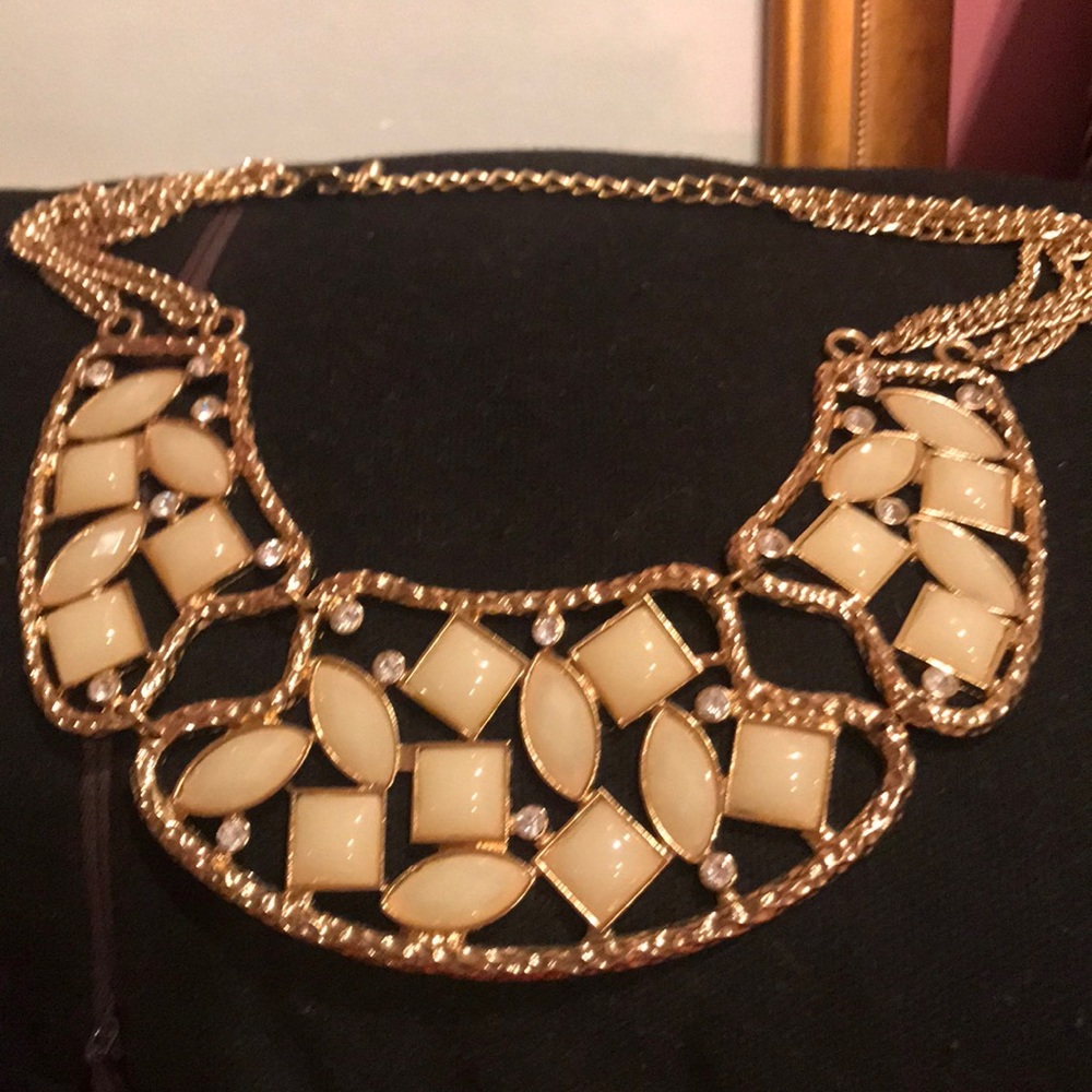 Statement necklace